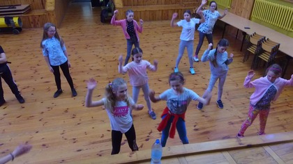 Zajęcia taneczne dla młodzieży odbywające się w czwartki w Domu Kultury w Markuszowie #7