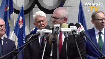 RAUN NA PlKlEClE POD SEJMEM Z BULWERSUJĄCYMI INFORMACJAMI!