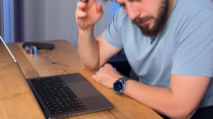 Lepiej NIE SCROLLUJ w pracy 