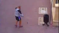 Policjant obezwładnił bandytę z nożem