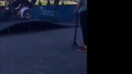 Dziadek w skateparku