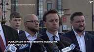 Pokaz mody w ministerstwie rolnictwa.  Bosak reaguje (720p 30fps AV1-48kbit AAC-polski)