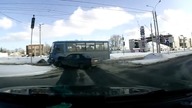 Autobus wymusił