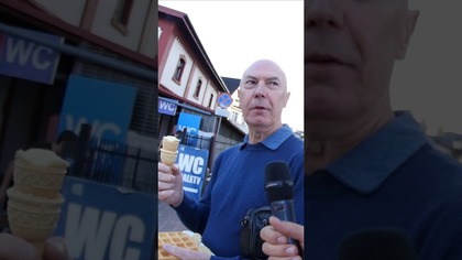 pan je gofra  #lody #gofry #jedzenie