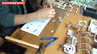 739. Mały majsterkowicz. Ugears: model pociągu z wagonem na węgiel - montaż 1:1