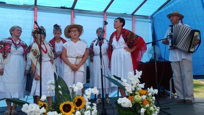 Kalina z Markuszowa frg.  występu na dożynkach gminnych w Wólce Kątnej #1