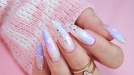 sparkling snowflakes nails art / AlleLac