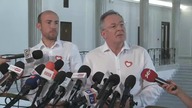 PiS okrada Polak&oacute;w - sp&oacute;łki Skarbu Państwa w kampanii referendalnej