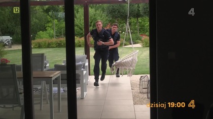 TV 4 - Reklamy, ogłoszenia społeczne i zapowiedź w bożonarodzeniowej oprawie graficznej (08.  12.  2025)