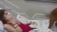 Pies żegna umierająca właścicielkę