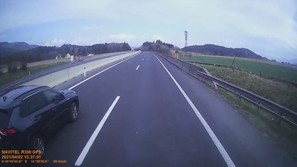 szybka nagła, kontrolowana zmiana pasa ciężarówka.