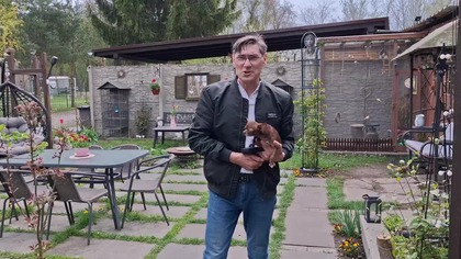 Chihuahua w ogrodzie * Tolek na inspekcji - 19. 04. 2026