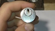 Zamek NoName bez klucza od widza z Krakowa.  Atak wytrychem, patroszenie, #Lockpicking