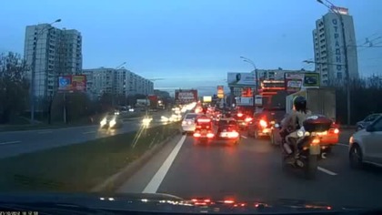 Zlot nudyst&oacute;w na skuterach?