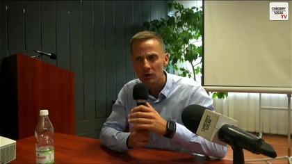 NA ŻYWO; Dyskusja po filmie Sąsiedzi - Jacek Międlar (1080p 30fps H264-128kbit AAC)