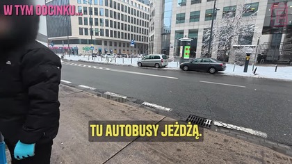Bus musi latać (720p 60fps AV1-48kbit AAC)