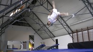 akrobatyka: salto bokiem rozkroczne