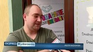Pomaganie przez ubieranie już otwarte.  Szewc Piotr zaprasza.