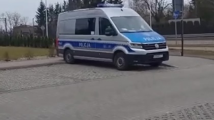 DO AUTA I WYPAD Z TERENU PRYWATNEGO, RAZ...  !!! (1440p 30fps AV1-128kbit AAC)