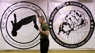 nunchaku freestyle #30 ósemka poprzeczna do wewnątrz (szeroko) ( /  / )