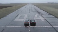 Dostrojone Audi RS3 rzuca wyzwanie Audi R8 Wyścig Drag