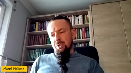 Gościem Tomasza J. Kosińskiego jest Marek Heliosz, przewodnik duchowy, podróżnik po różnych wymiarach, interpretator ludzkich inkarnacji [R92]
------------------------------------------------------------------------------------
Zgłoszenia do programu prosimy wysyłać do prowadzącego 
- na adres E-mail tomasz[at]kosinski.pl 
- na numer WhatsApp +63 956 961 0674
------------------------------------------------------------------------------------
Zobacz całą serię: https://www.youtube.com/playlist?listPLqNgAk3B09Wqo7t25vUgTpad8sKLTQ43h
-------------------------------------------------------------------------------------
Zacznij wspierać ten kanał, a dostaniesz bonusy:
https://www.youtube.com/channel/UCZdpfHkscqF6ZDJTVcojP3g/join

Wesprzyj autora na Patronite: https://patronite.pl/TJK
Postaw kawkę na Suppi: https://suppi.pl/tjkosinski
Zrzutka na Wedukację: https://zrzutka.pl/sc4k7u

Zobacz strony:
https://kosinski.pl
https://wedukacja.pl

Facebook:
Grupa dyskusyjna Wedukacja https://web.facebook.com/groups/wedukacja
Fanpage WEDUKACJA https://web.facebook.com/WEDUKACJA
Strona autorska Tomasza J. Kosińskiego https://web.facebook.com/tomaszjkosinski

Telegram: https://t.me/wedukacja 
Discord: Wedukacja https://discord.com/channels/1301598548336443477/1304081929733144639

#słowianie #slowianie #wiedza #zakazanawiedza #tajemnice #sekrety #zagadkiistorii #zagadki #natura #świadomość #tożsamość #prawda #rozwójosobisty #rozwój #rozwójduchowy #rozwojosobisty #poszukiwania #ciekawostki #praweda #wedukacja #TomaszJKosinski