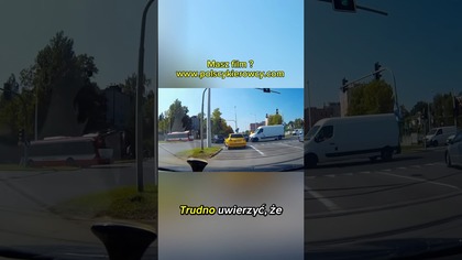  Wszyscy ruszyli, a bus wjechał na czerwonym Co tu się wydarzyło?  #shorts #polskiekierowcy