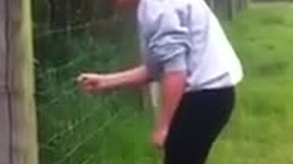 Challenge, elektryczny pastuch i dziewczyna