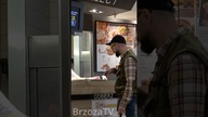 Janusz kupuje hamburgera za złotówkę