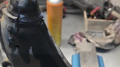 Wymiana tulei wahacza gumówką.