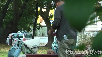 Ktoś nakleił kartkę (Bartek Usa)