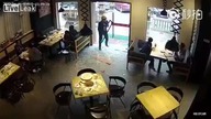 Huczne wejście do restauracji