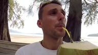 JAK OTWORZYĆ KOKOSA ?