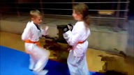 Sparingi knockdown karate kyokushin grupa początkująca dzieci.