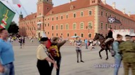 Wojtek Na koniu przemowa pod zamkiem dmowski na zamek 25p v18
