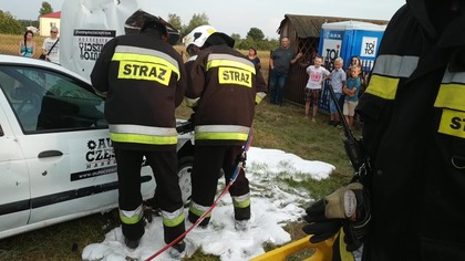 Pokaz ratownictwa drogowego w wykonaniu OSP Markuszów na dożynkach w Wólce Kątnej #1