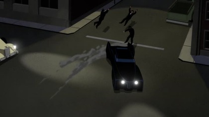Seria wybuch&oacute;w wstrząsa Gotham. Batman znajduje się w środku wojny o wpływy między szefami mafii: Rupertem Thorneem i Pingwinką. W tym samym czasie komisarz Gordon wraz ze swoją c&oacute;rką Barbarą szukają sposobu, aby oczyścić z korupcji wymiar sprawiedliwości.