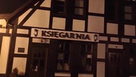 Ustka nocą w świątecznym wystroju