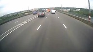 Zawiodły hamulce w tirze 