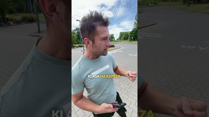 Widz Łukasz wsiada do Porsche Taycan #porsche #taycan #danielgrzyb #elektromobilność