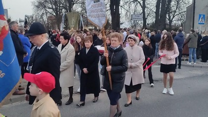 Procesja rezurekcyjna w poranek wielkanocny - Markuszów, 31 marca 2024 r.
