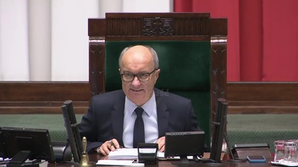 BURZA NA POCZĄTKU OBRAD! KOTULA WPADŁA NA MÓWNICĘ I SAMA SIĘ OŚMIESZYŁA!