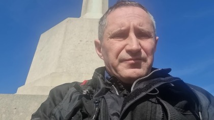 Dobry wiecz&oacute;r Państwu jest godzina 15. 00