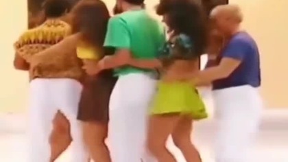 Bo najważniejsze w tańcu Lambady jest bycie z tyłu...  #lambada #taniec #humor #śmiech #funny #laugh