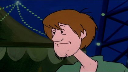 scooby doo gdzie jesteś tajemniczy nieznajomy ściga scoobyego i kudłatego