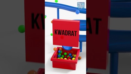 Kształty z piłkami na zjeżdżalni