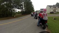 Dlaczego trzeba się mocno trymać jako pasażer na motorze