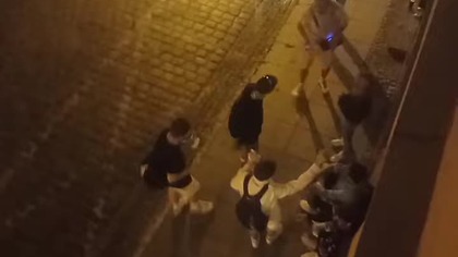 Jacyś ludzie mi znów pod domem hałasują