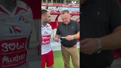 Niecodzienne obrazki.  Tak Czesław Michniewicz dawał wskazówki Quebo