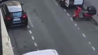 Porywacze ludzi w Pa -Ryżu i znowu gaśnica do obrony mp4 686x432